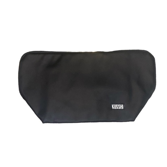 kusshi Handbags - KUSSHI “Everyday” Black Pink Makeup Bag